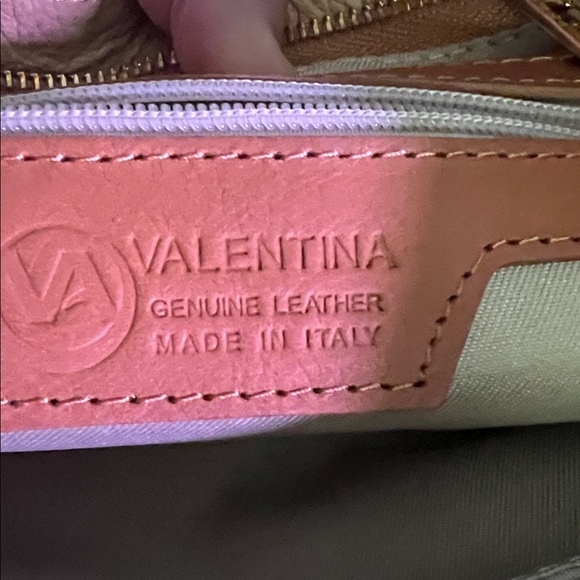 Valentina Elegant Tan Leather Women's Bag - Picture 9 of 13